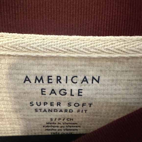 Gently used American Eagle Super Soft Standard Fit Size Small (Maroon, White) - Picture 4 of 4